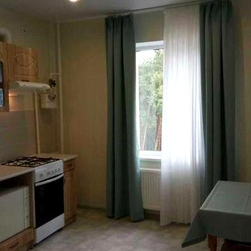 СВОЯ 2-кім в оренду в гарному комплексі. Генератор, соняч панелі МЕТРО