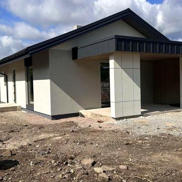 Капітальна недобудова в Житомирі біля лісу на Богунії