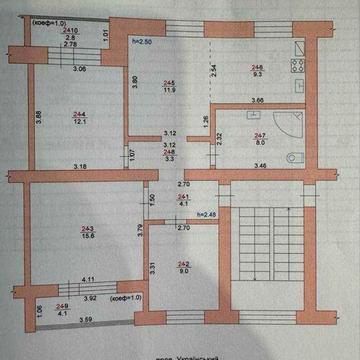 Велика трикімнатна квартира 80м². Район лікарні
