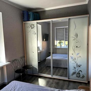 Севастопольська вул., 9