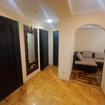 В Продажу ВЕЛИКА 4-х кімн. / КАРПАТІЯ