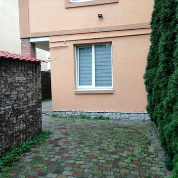 Оренда будинку біля парку, в. Озерна