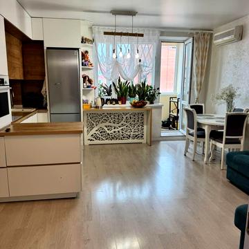 Парусна вул. (Героїв Сталінграду), 1в