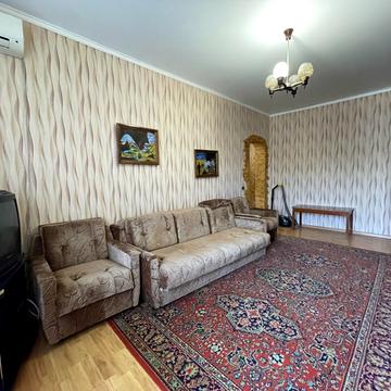 Університетський просп. (Гагаріна), 3