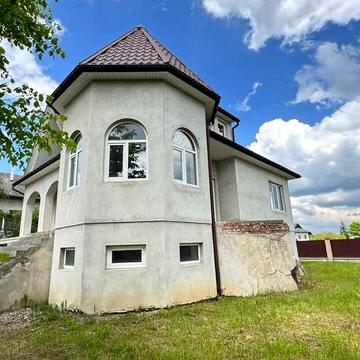 Будинок -мрія ,біля річки