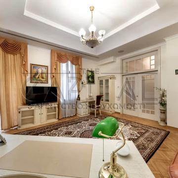 Мала Житомирська вул., 5