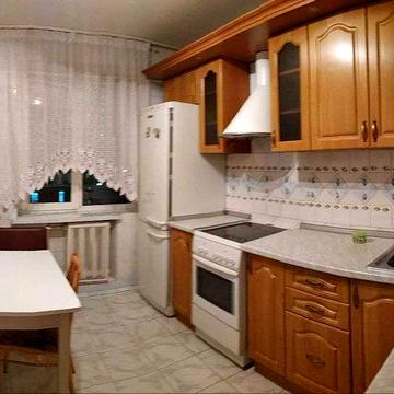 Кавказька 12, 3кв.для сімї в гарному стані