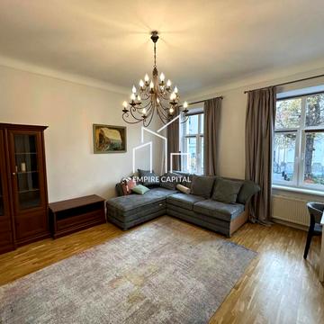 Михайла Грушевського вул., 7