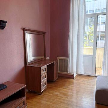 продам квартиру 1 кім Паркова Алея вул. Велика Житомирська 34