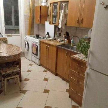 Чешка на удобном низком этаже на Королева, Таирова