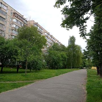 Чудова квартира поряд з парком та метро