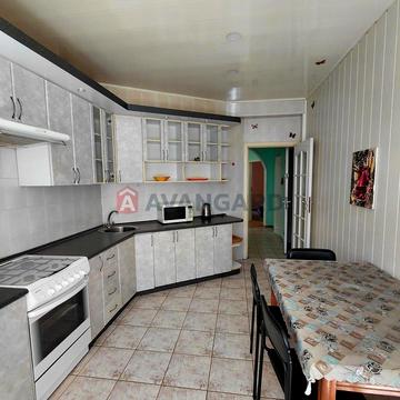 Незалежної України вул. (40 років Радянської України), 15
