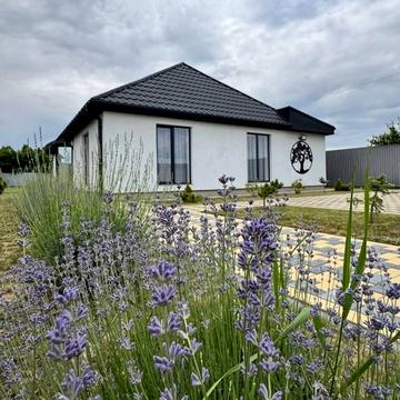 Молодіжна вул., 20