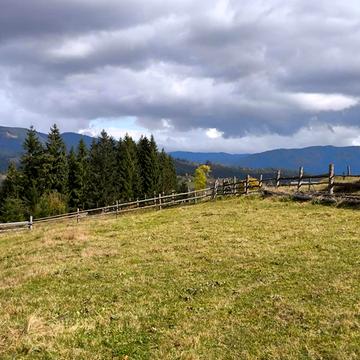 Яблуниця, Надвірнянський, Івано-Франківська область 360000.0 USD