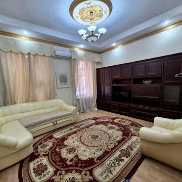 Софіївська вул., 11