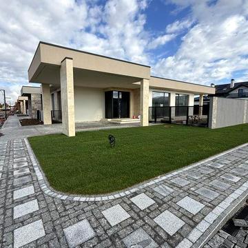 Продаж котеджу 151 м2, ділянка 5 соток закрите містечко ROCK GARDEN