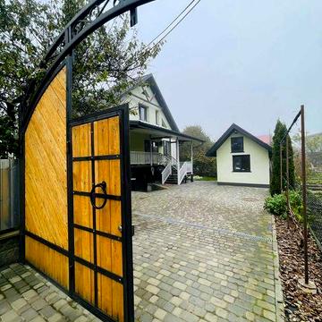 Продам будинок з ремонтом і ділянкою 5 сот, Гідропарк!