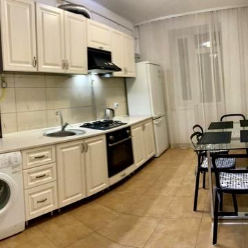 Продам квартиру вул.Під Голоском 8 (Карпатбуд)