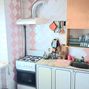 Новаторів вул., 4