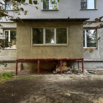 Продам  3 ком. р-н Авто вок. 90 кв.2 сан.Узла А/О -Газ. 1эт.Каменское