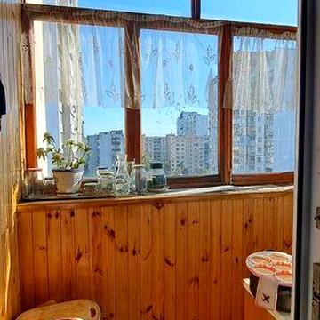 Трьох кімнатна квартира на Харківському масиві