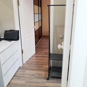 Героїв просп., 27