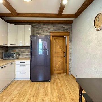 Продаж 3 кімнатної квартири в центрі . Можливий продаж по постановах ЖК Паркове містечко