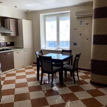 Слам 3-х комнатную на Парковой, возле автовокзала