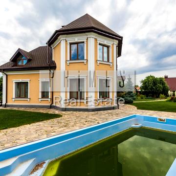 Шкільна вул.