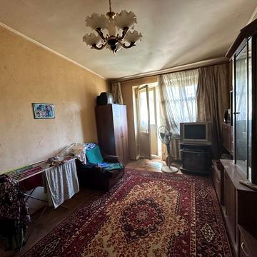 Космонавтів вул., 29/3