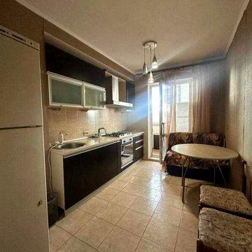 Продам 3-кімнатну квартиру на Таїрова біля ТЦ "Панорама"!