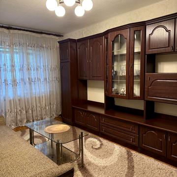 Олександра Довженка вул., 1а