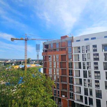 Продаж квартири з видом на річку Уж ЖК Luxar