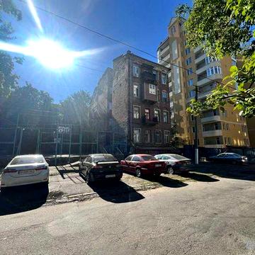 Продам 4 ком. квартиру переулок Щепной, между Базарной и Успенской