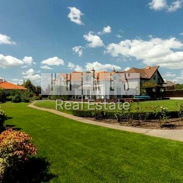 Центральна вул.