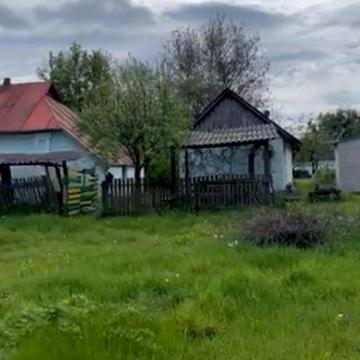 Будинок з земельною ділянкою 45 соток біля соснового лісу