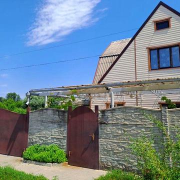 Просторий будинок у с. Подвірки – всього 5 км від Харкова!