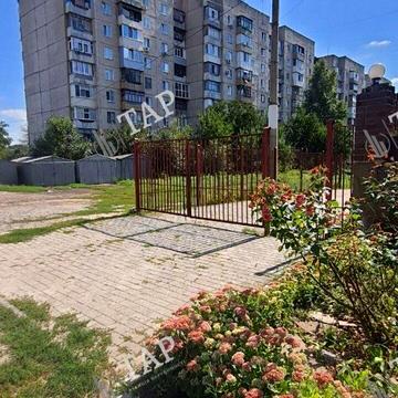 Ньютона вул., 10