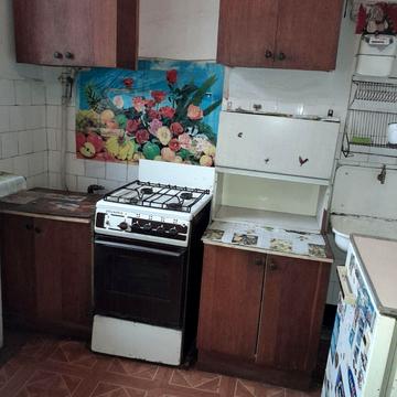 Пасічна вул., 38