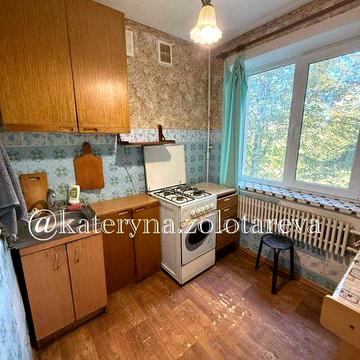 ПРОДАМ 2квартиру 3/5 возле ТРК Украина, в 604 м-р, СЕРТИФИКАТ, пл 48м2