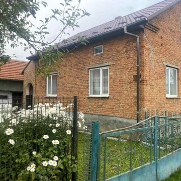 Центральна, 23