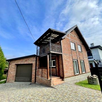 Особливий будинок у Винниках, вул. Забава з гарним заднім двориком