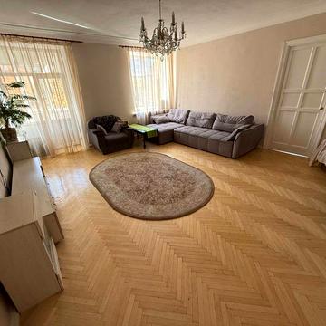 Здається 3х Кімнатна Квартира біля метро Вокзальна