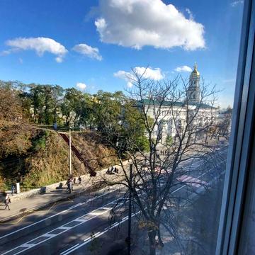 Лаврська вул. (Січневого Повстання), 8