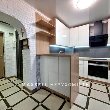 Харківська вул., 4