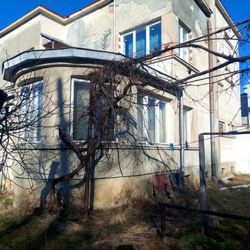 Петра Дорошенка вул., 43