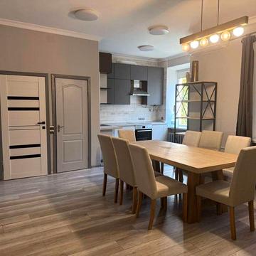 Продам сучасну 2х кім квартиру в центрі міста