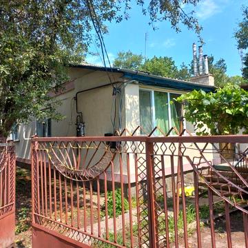 Будинок у Нових Санжарах