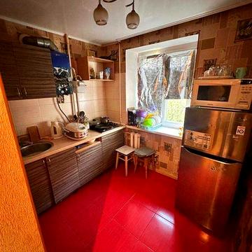 Продається 3-х кімнатна квартира по кільцю