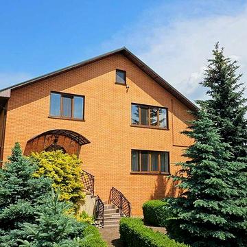 50 кілометрів від Києва – будинок поруч з лісом. Є ВІДЕООГЛЯД.